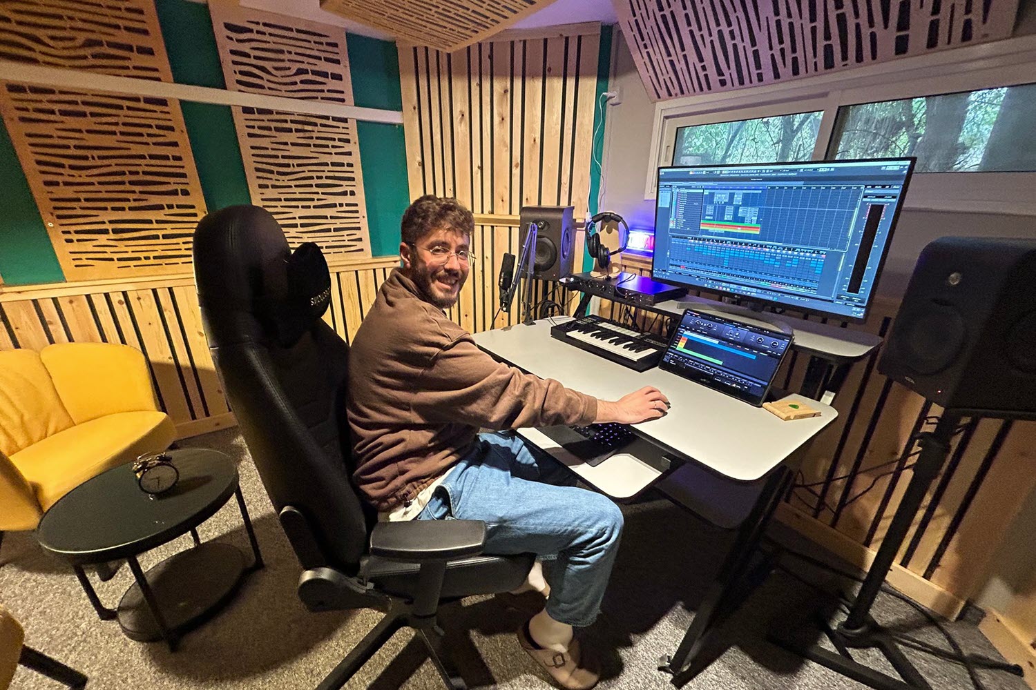הקמת אולפן הקלטות – Ura Music Studio
